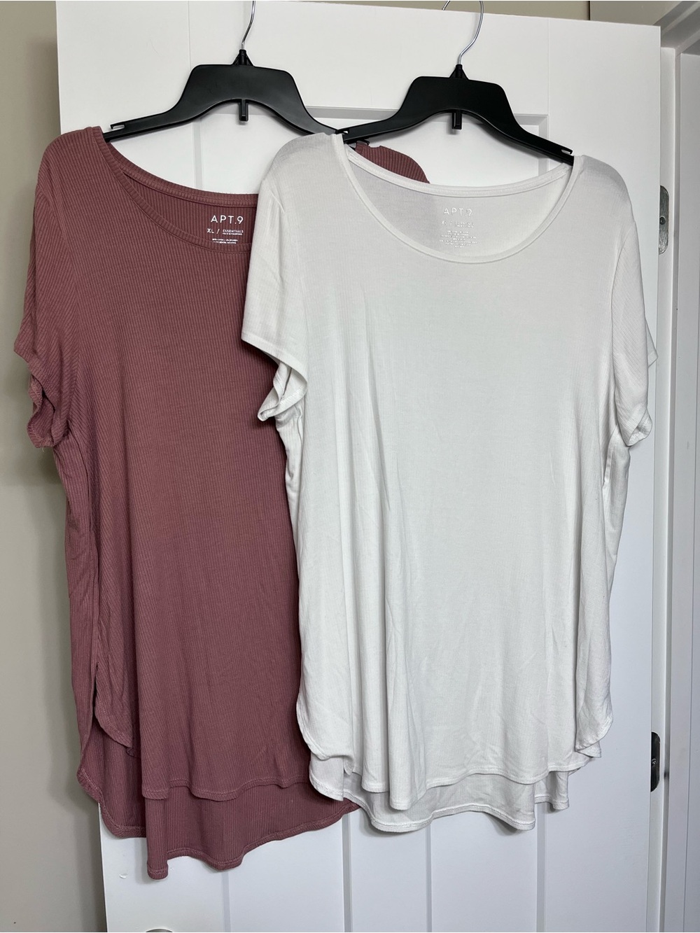 Apt. 9 Scoop Neck Short Sleeve Tunic - White & Mauve